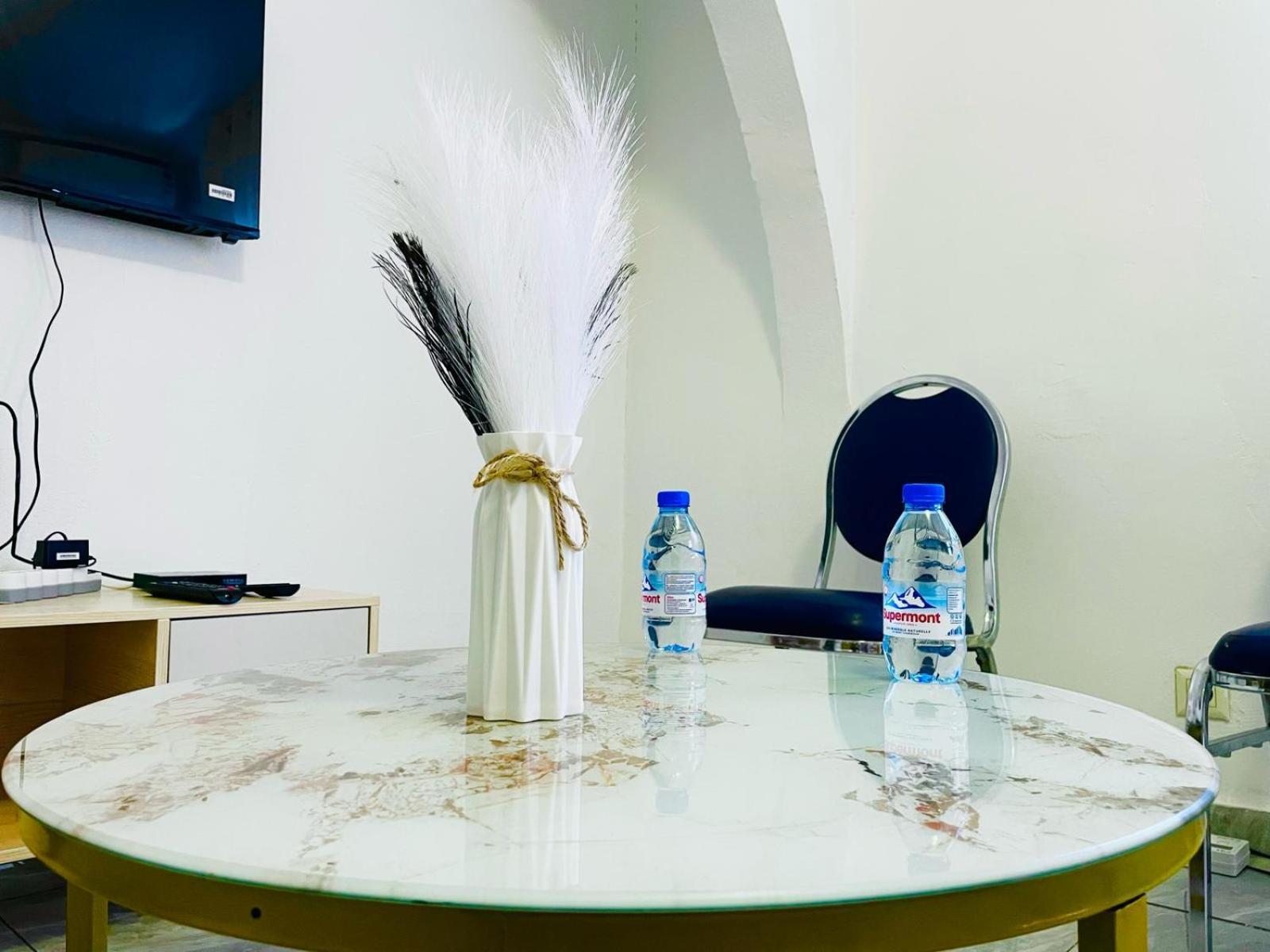 Naiveli-Palm Appartement Meuble Sobre Et Chic Douala Esterno foto