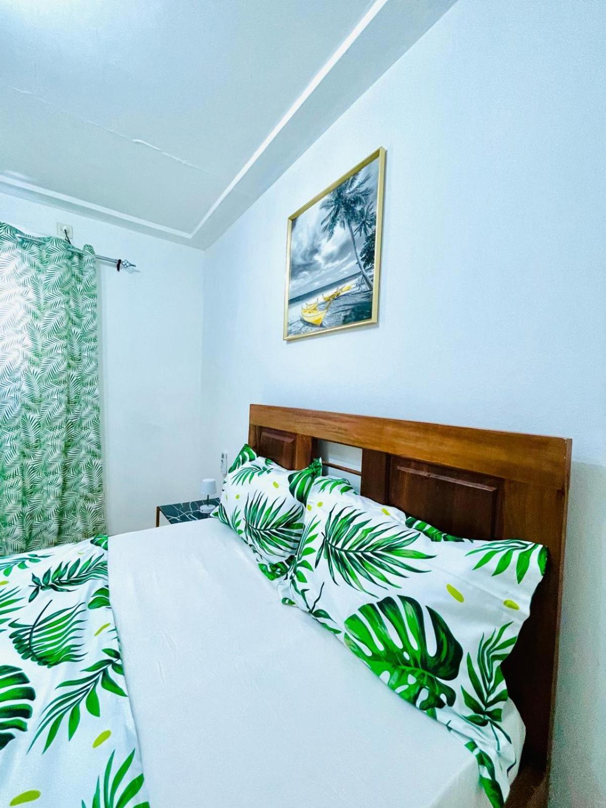 Naiveli-Palm Appartement Meuble Sobre Et Chic Douala Esterno foto