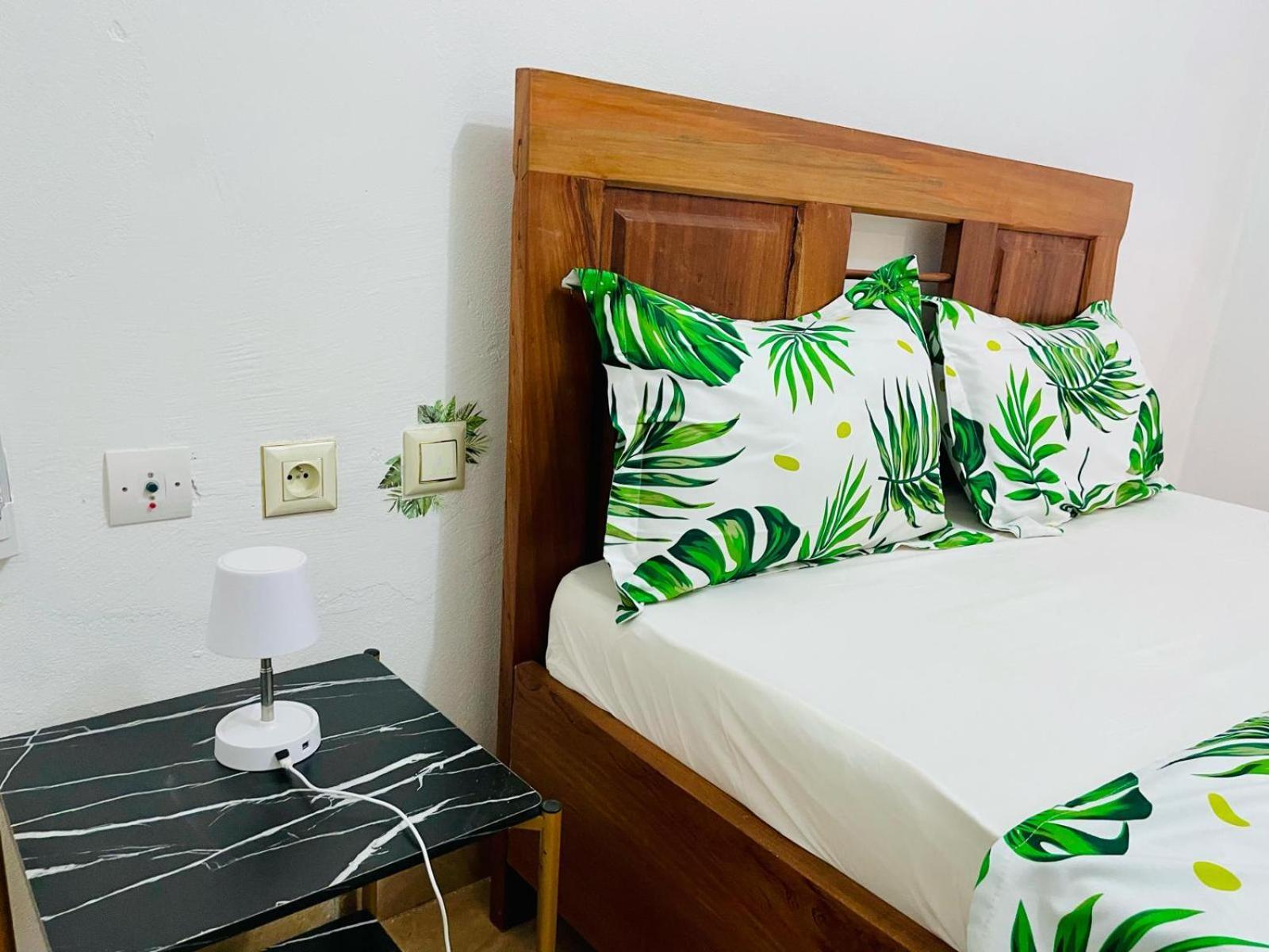 Naiveli-Palm Appartement Meuble Sobre Et Chic Douala Esterno foto